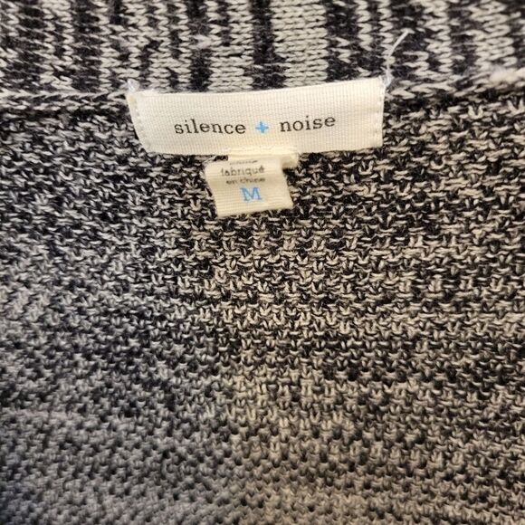 Silence & Noise Women's Cardigan Sweater Size: medium Pre-owned - Picture 4 of 7